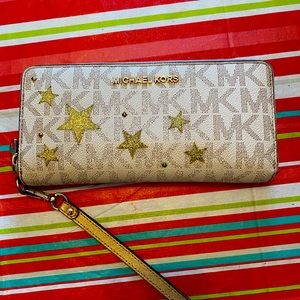 ❌❌SOLD❌❌Michael kors wallet/wristlet
